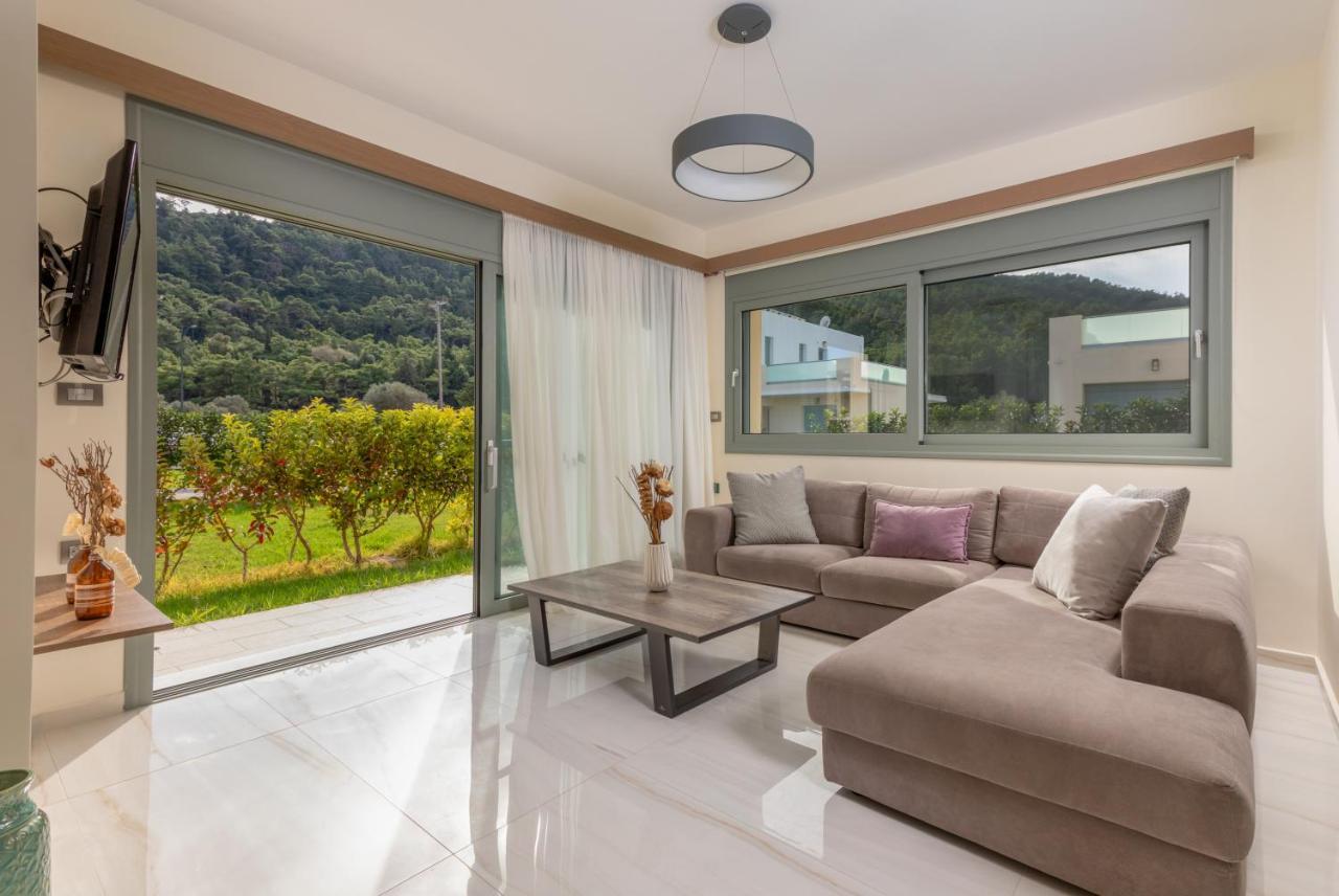 Paleos Hillside Villa *